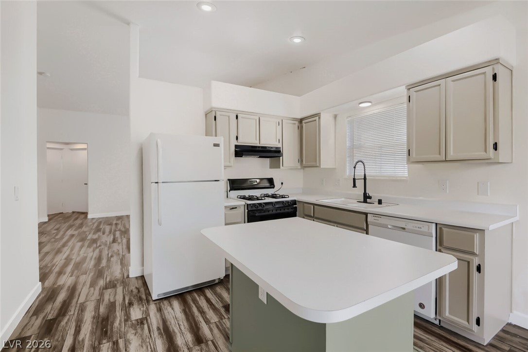 7564 Durham Hall Avenue 201 Property Photo 5