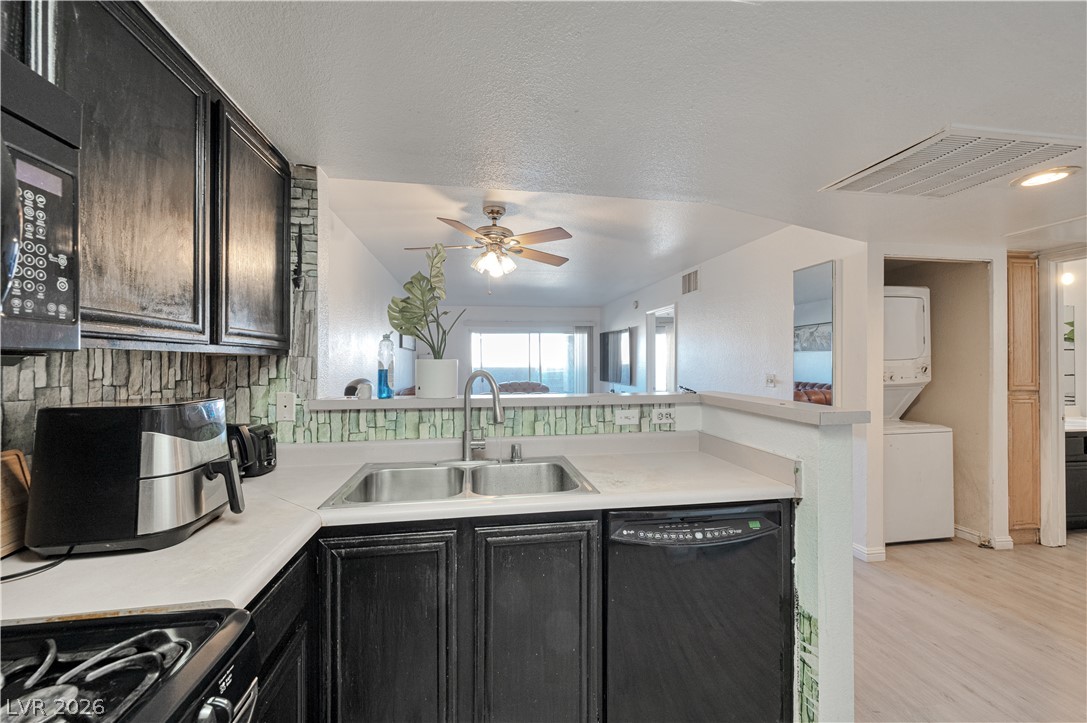 8025 West Russell Road 1090 Property Photo 2