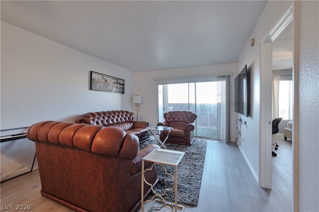 8025 West Russell Road 1090 Property Photo 8