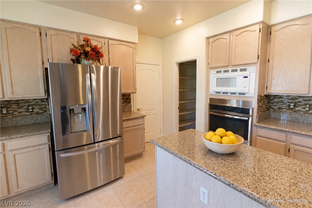 2880 Cooper Creek Drive Property Photo 3