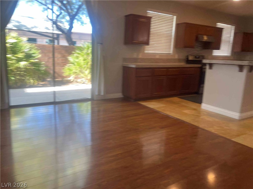 1613 Yellow Tulip Place N Property Photo 4
