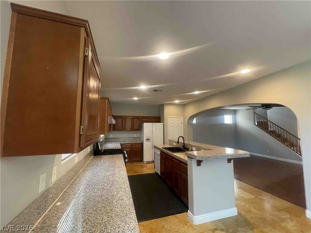 1613 Yellow Tulip Place N Property Photo 7