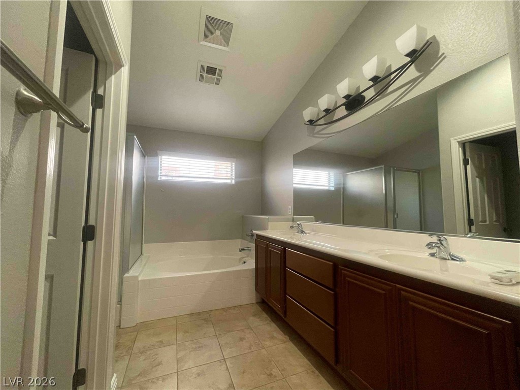 1613 Yellow Tulip Place N Property Photo 16
