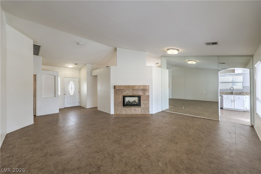 6124 Satre Court Property Photo 8
