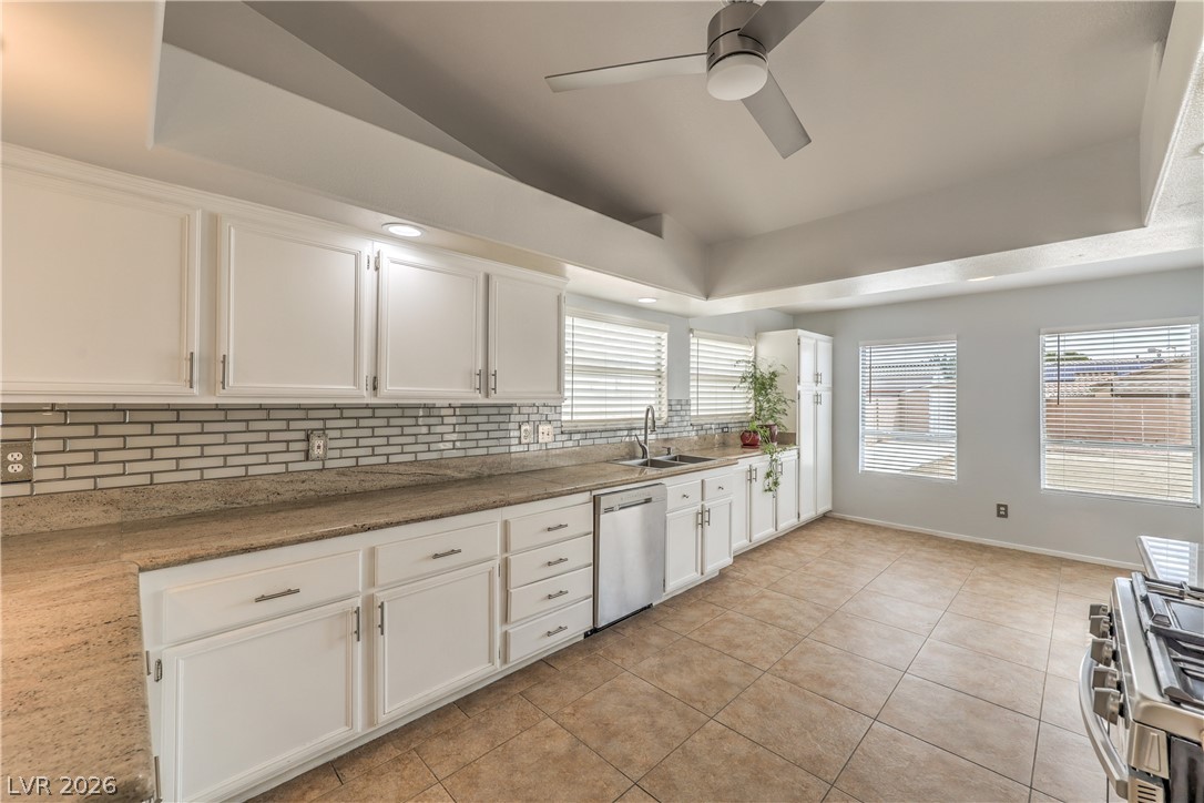 6124 Satre Court Property Photo 13