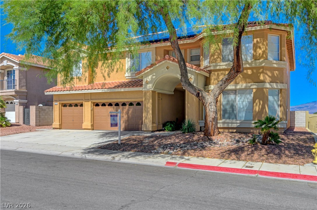 8640 Castle Hill Avenue Property Photo 2