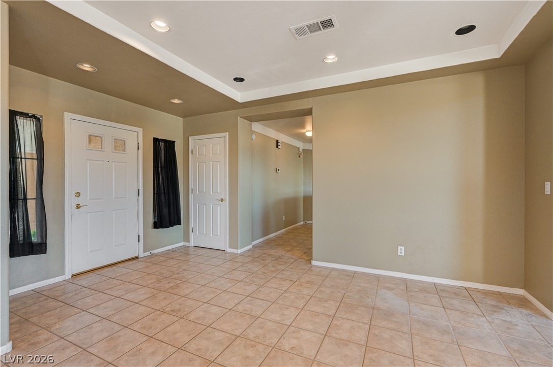 8640 Castle Hill Avenue Property Photo 6