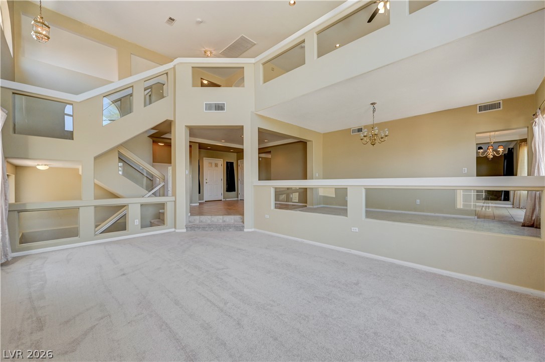 8640 Castle Hill Avenue Property Photo 9
