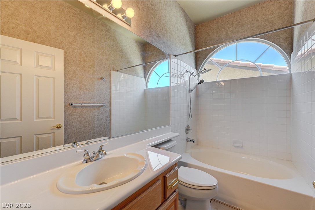 8640 Castle Hill Avenue Property Photo 13