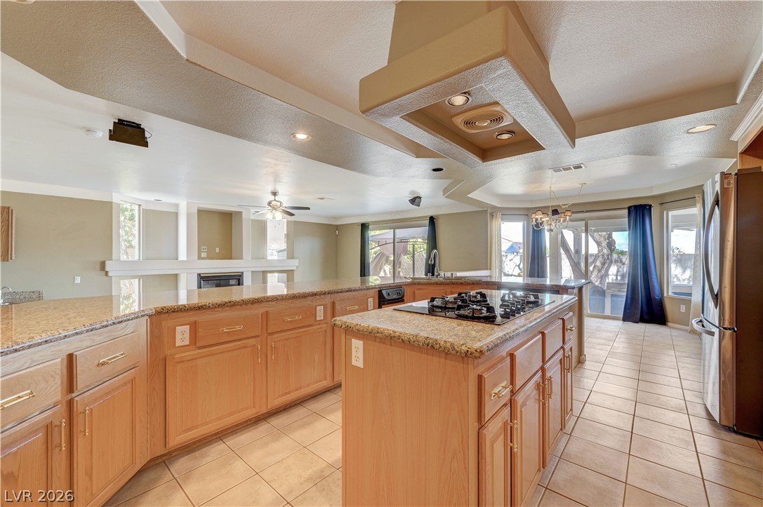 8640 Castle Hill Avenue Property Photo 18