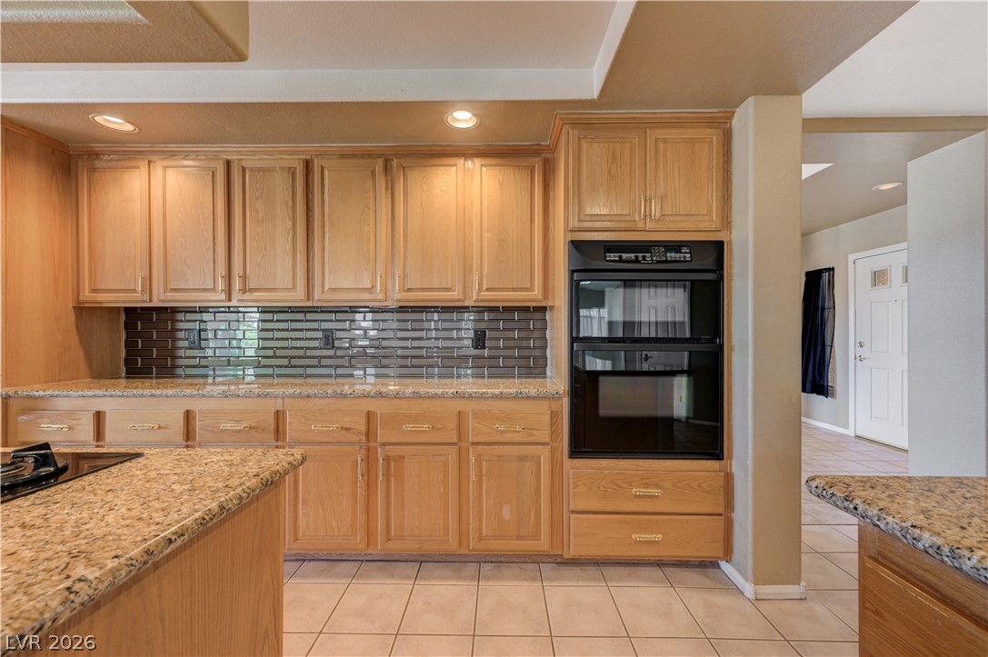 8640 Castle Hill Avenue Property Photo 20