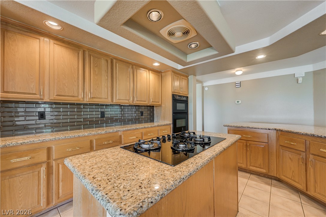 8640 Castle Hill Avenue Property Photo 24