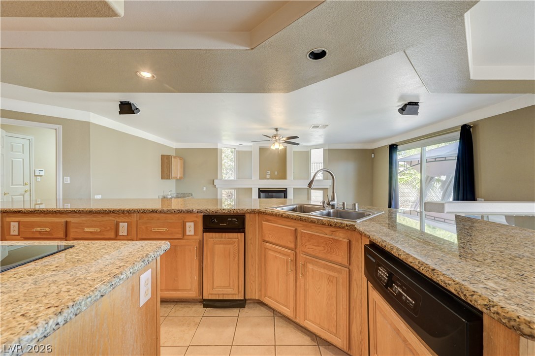 8640 Castle Hill Avenue Property Photo 25