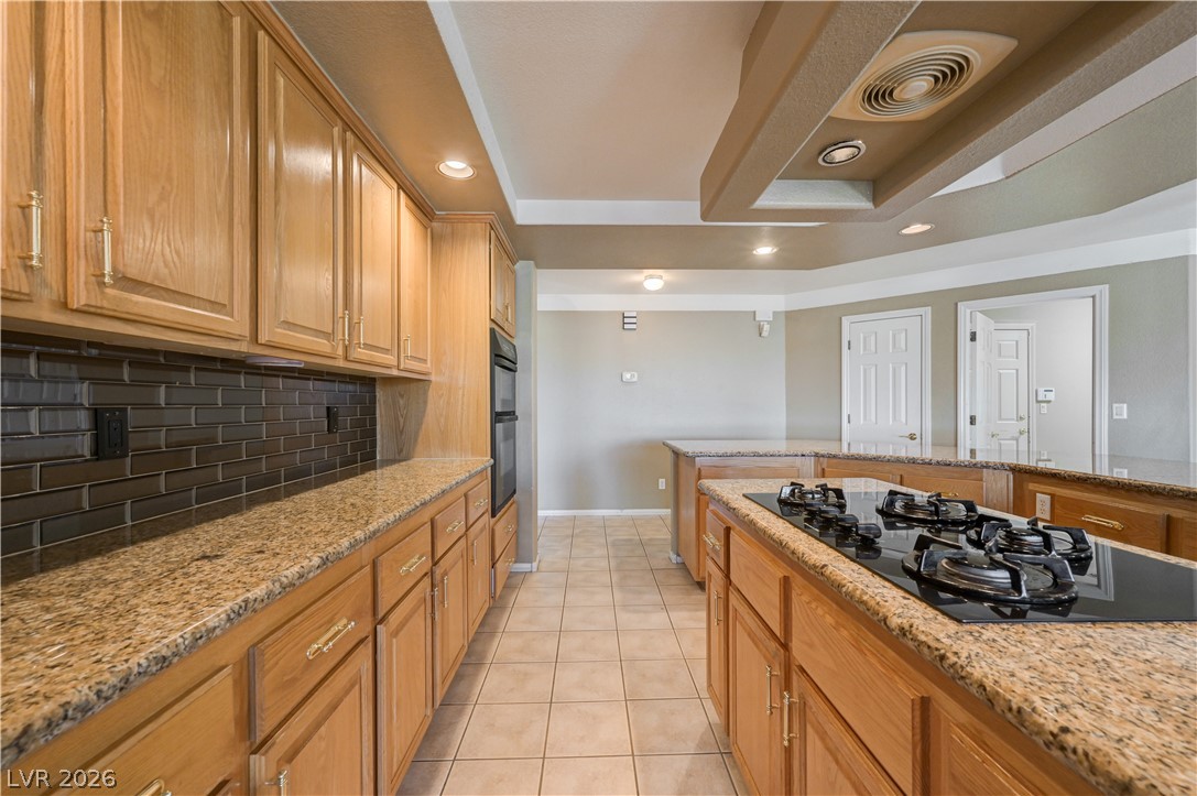 8640 Castle Hill Avenue Property Photo 27