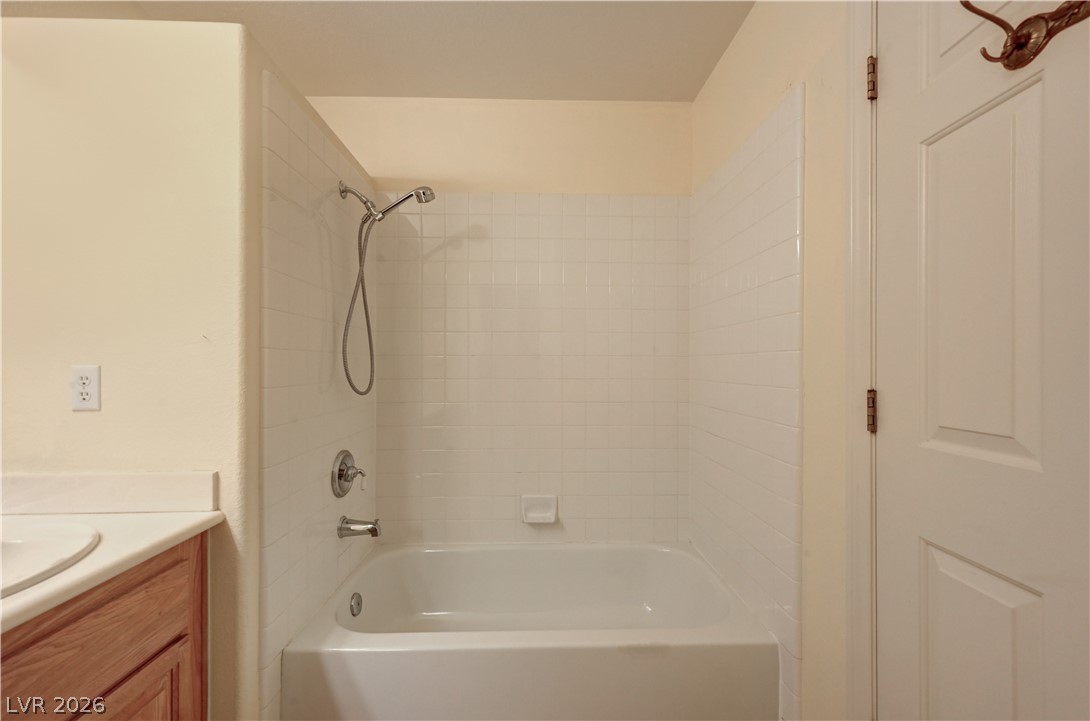 8640 Castle Hill Avenue Property Photo 61