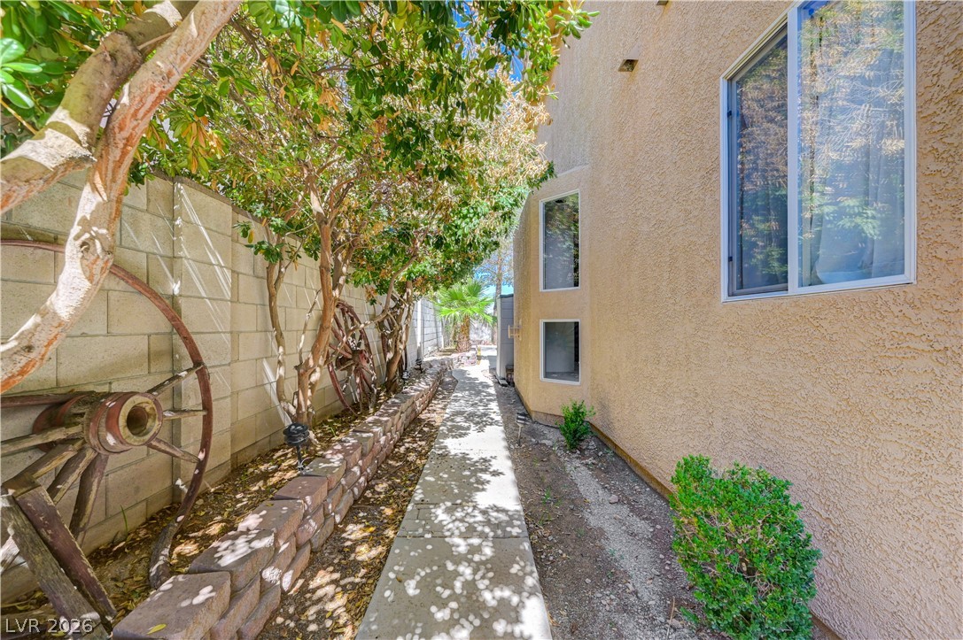 8640 Castle Hill Avenue Property Photo 72