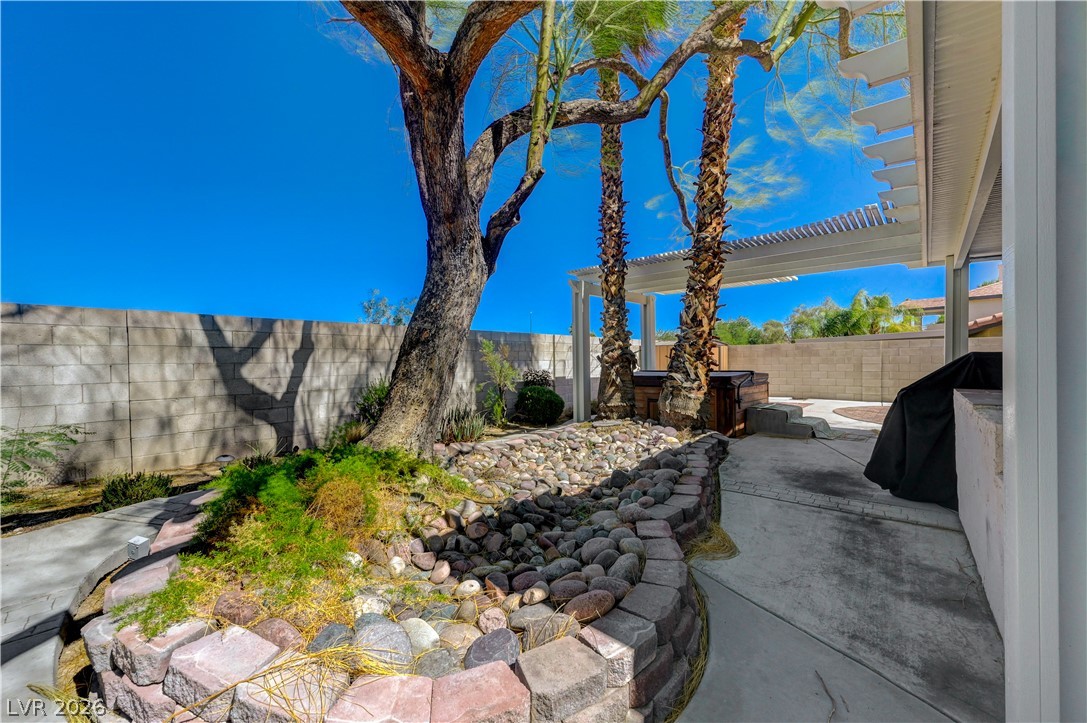 8640 Castle Hill Avenue Property Photo 74