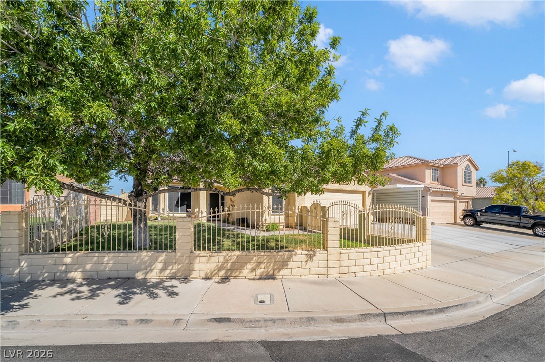 125 Heather Drive Property Photo 3