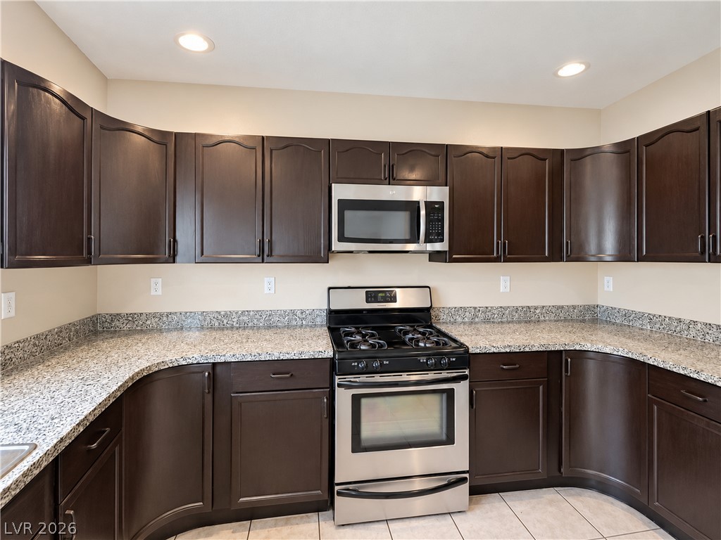 7971 Constantinople Avenue Property Photo 11