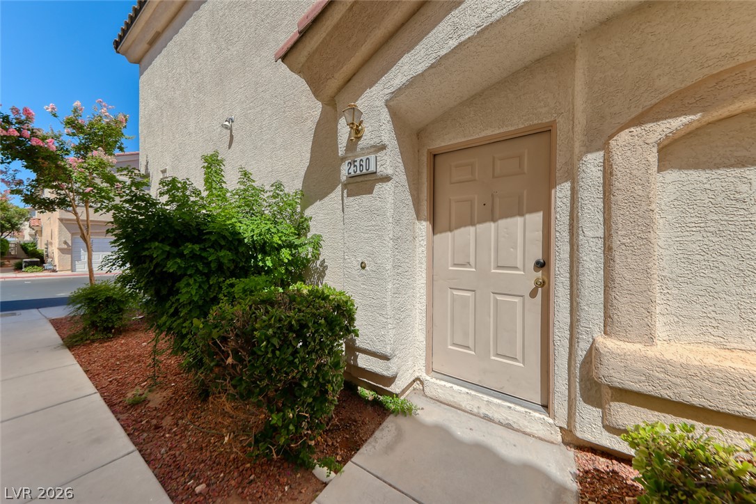 2560 Land Rush Drive Property Photo 2