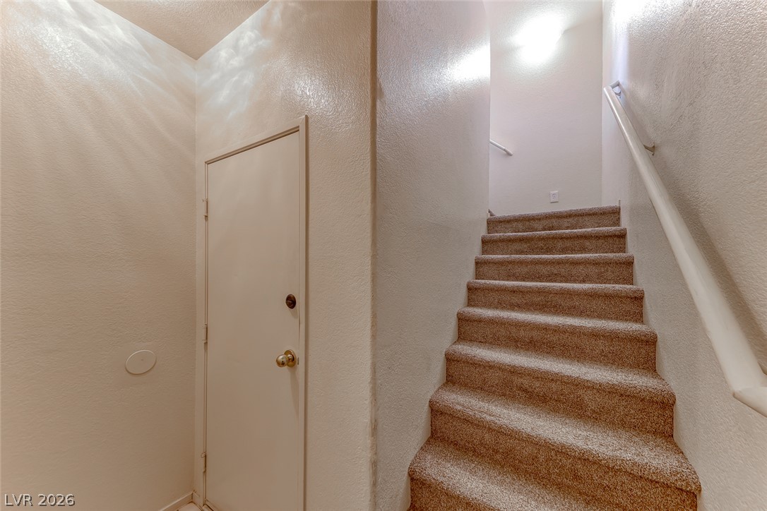 2560 Land Rush Drive Property Photo 3