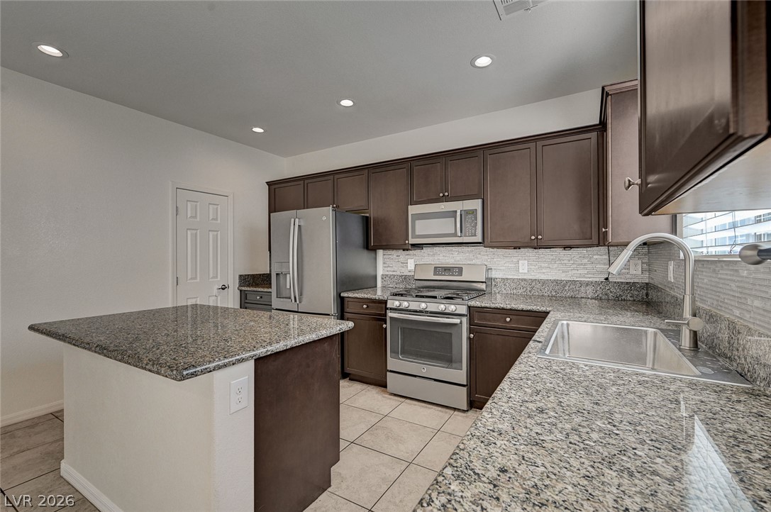 7841 Blue Lake Peak Street Property Photo 15