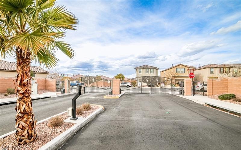 5860 Mia Skye Street Property Photo 4