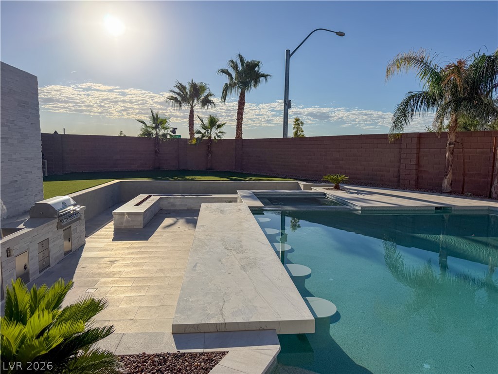 7614 Noche Oscura Circle Property Photo 14