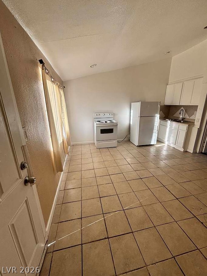 1124 Laurel Avenue 1 Property Photo 2