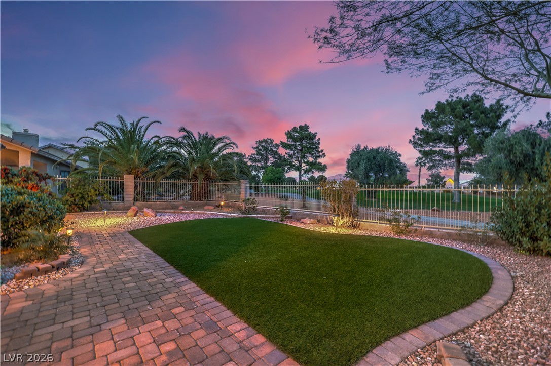 5300 Singing Hills Drive Property Photo 32