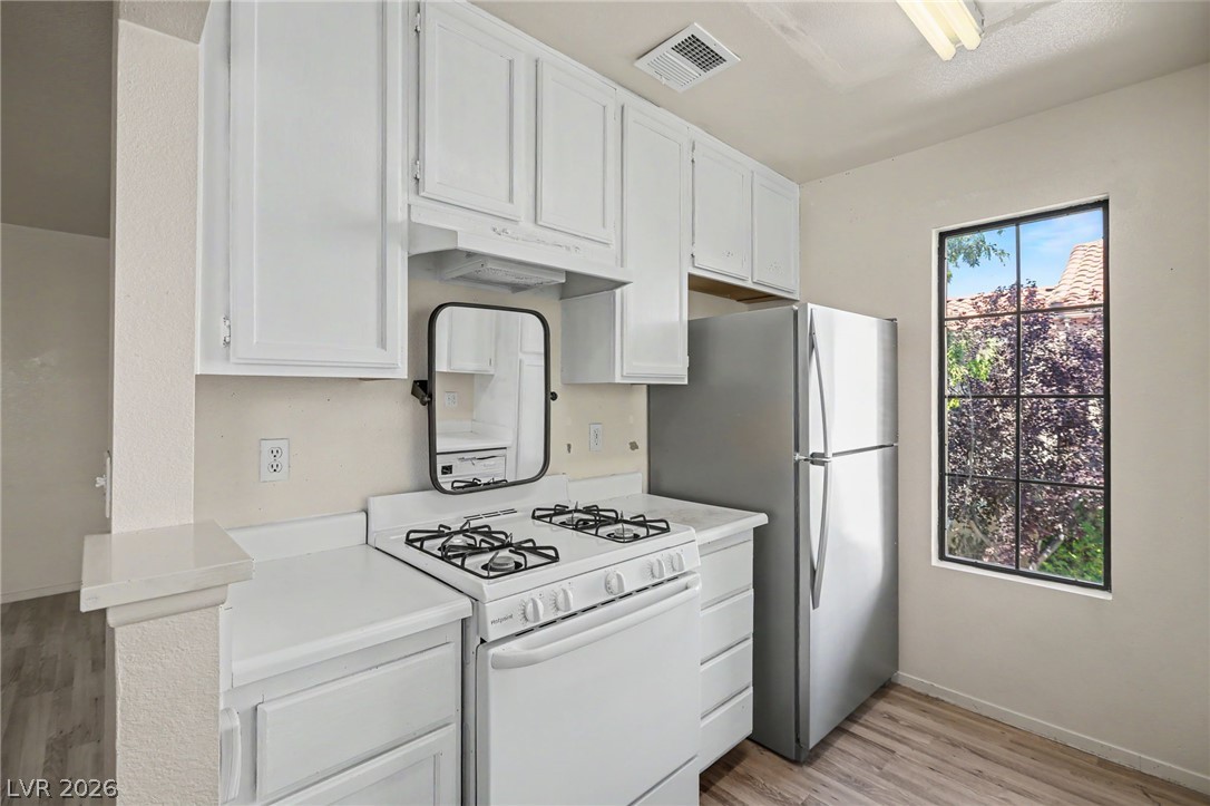 4889 South Torrey Pines Drive 201 Property Photo 17