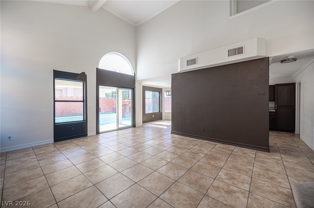 8125 Dolphin Landing Drive Property Photo 14
