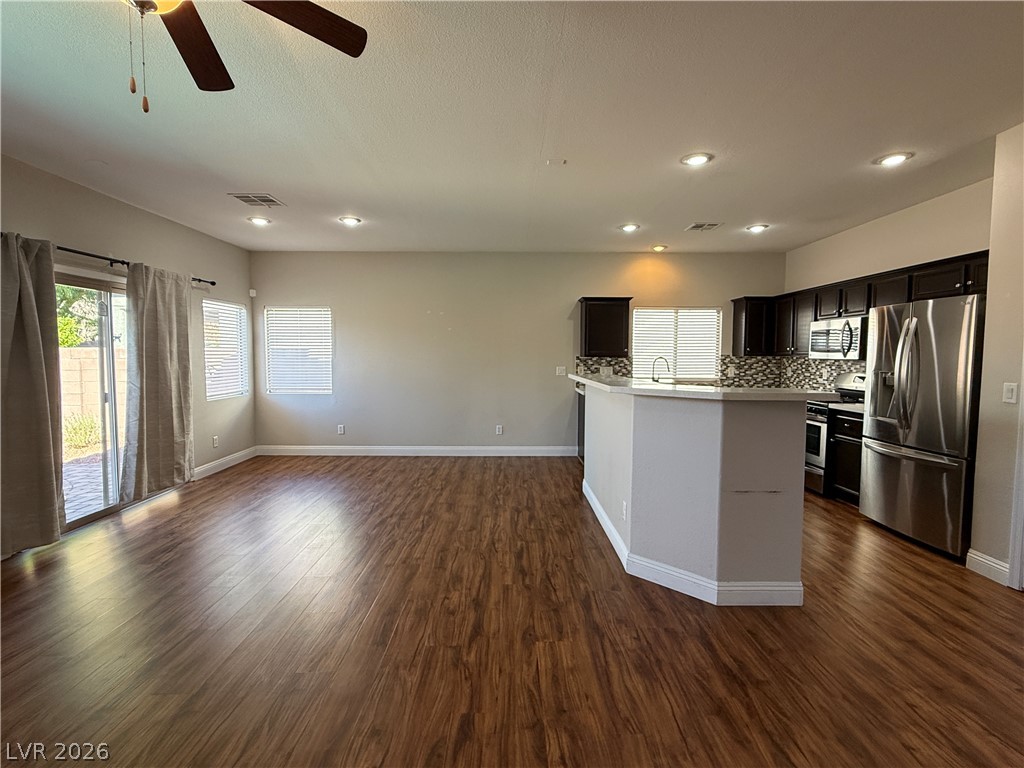 5934 Terra Grande Avenue Property Photo 4