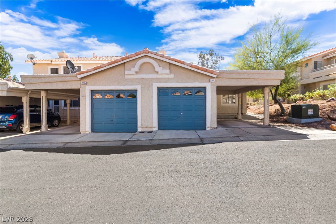 2207 Camel Mesa Drive Property Photo 2