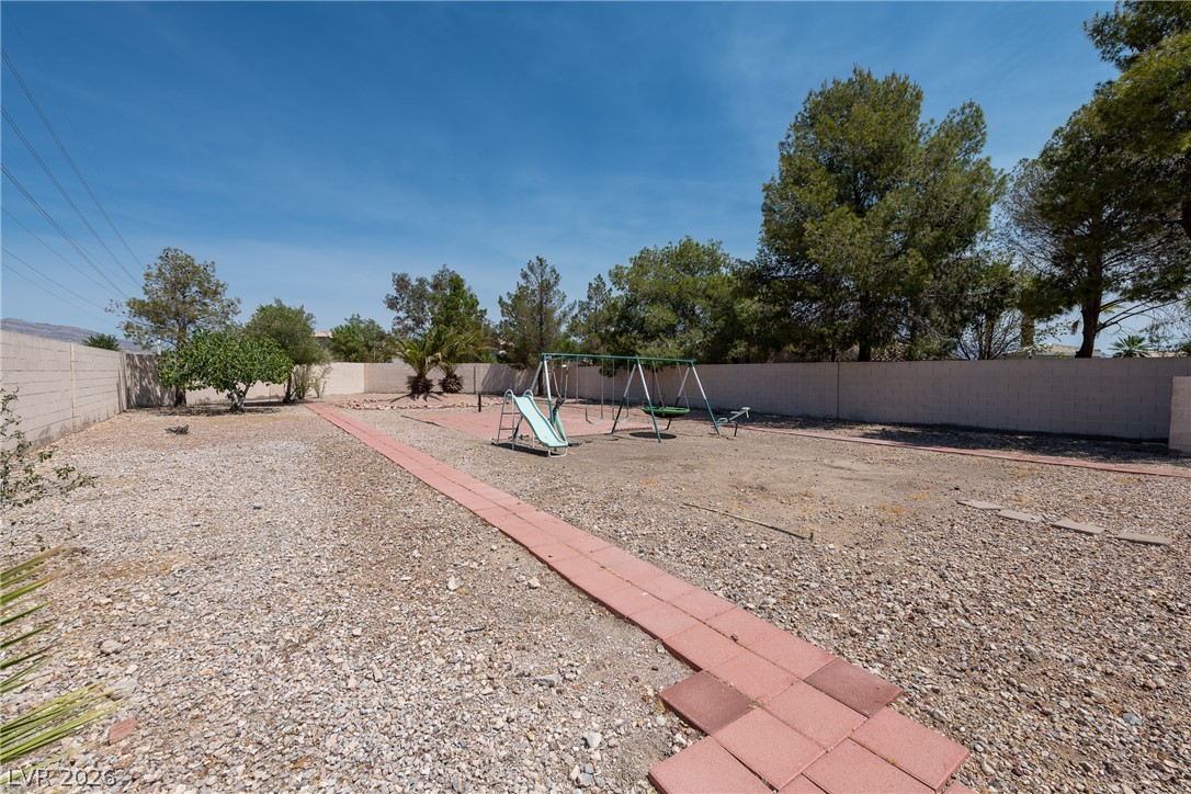 8332 Spring Arts Avenue Property Photo 7
