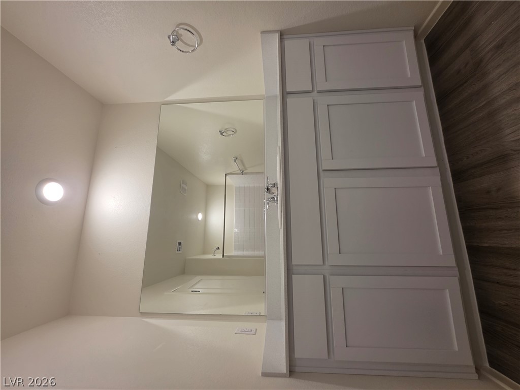 6037 Amaryllis Falls Street Property Photo 9
