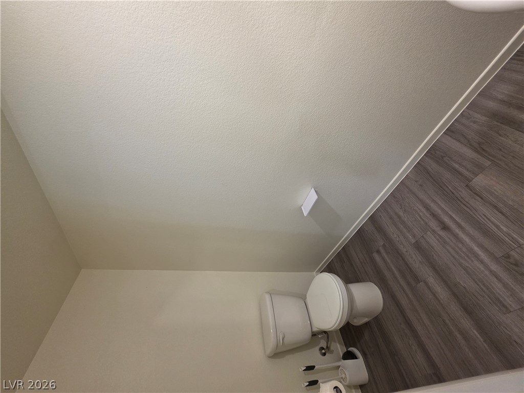 6037 Amaryllis Falls Street Property Photo 15