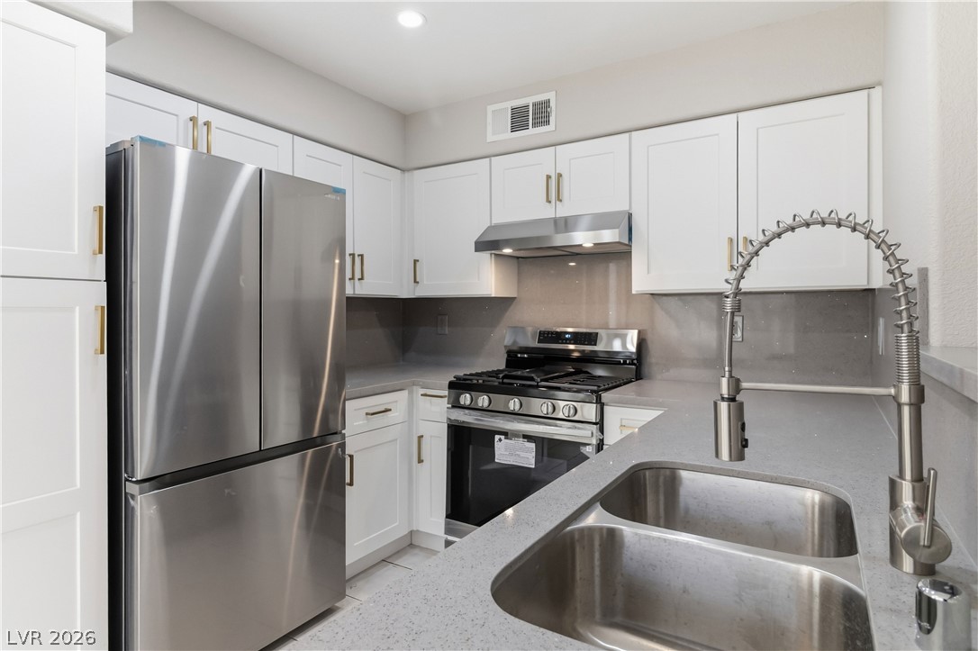 3144 Tarpon Drive 204 Property Photo 1