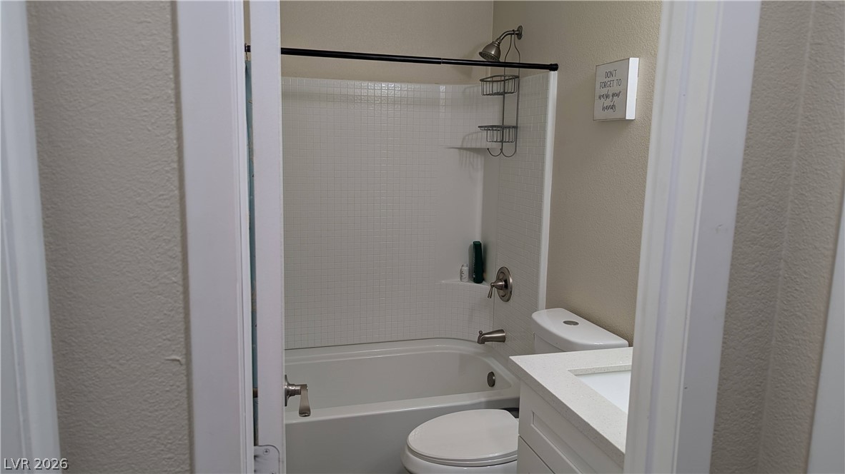 220 North Bruce Street D Property Photo 6