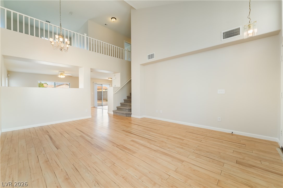 658 Emerald City Avenue Property Photo 7