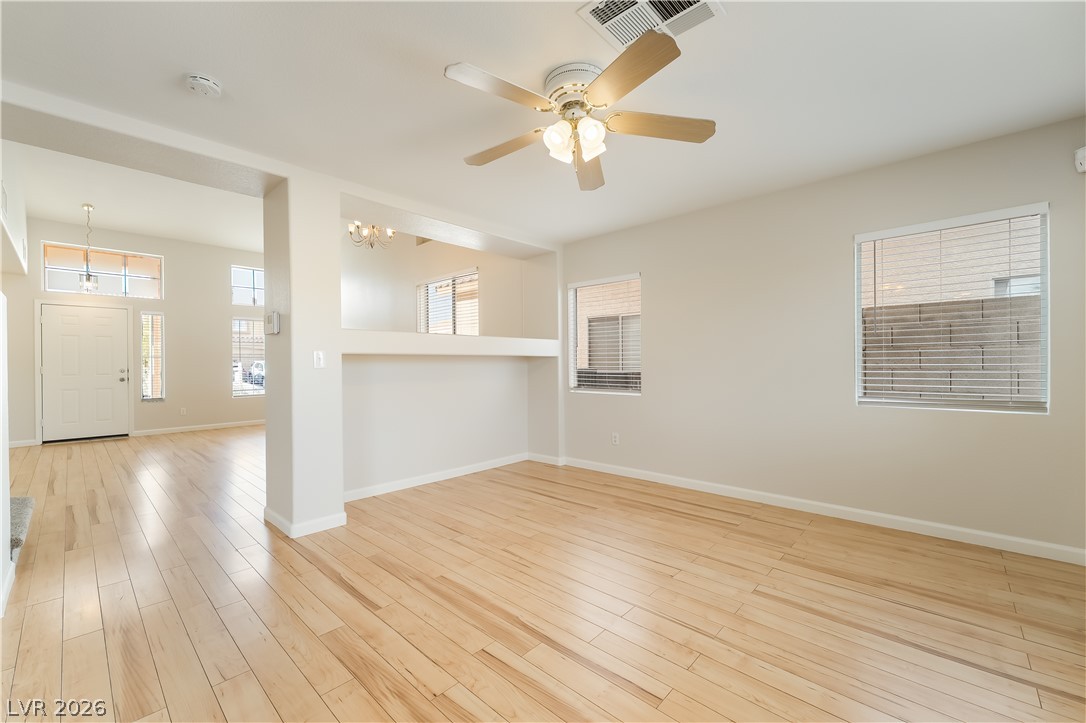 658 Emerald City Avenue Property Photo 11