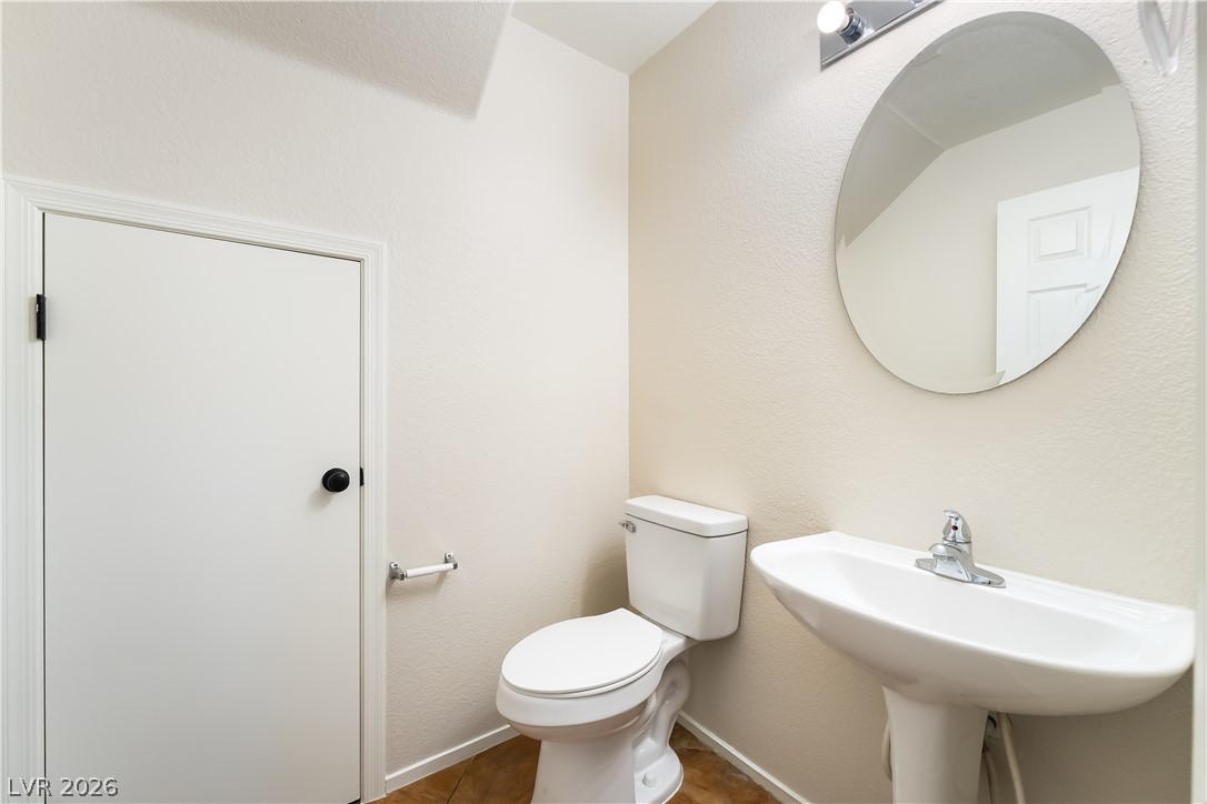 658 Emerald City Avenue Property Photo 19