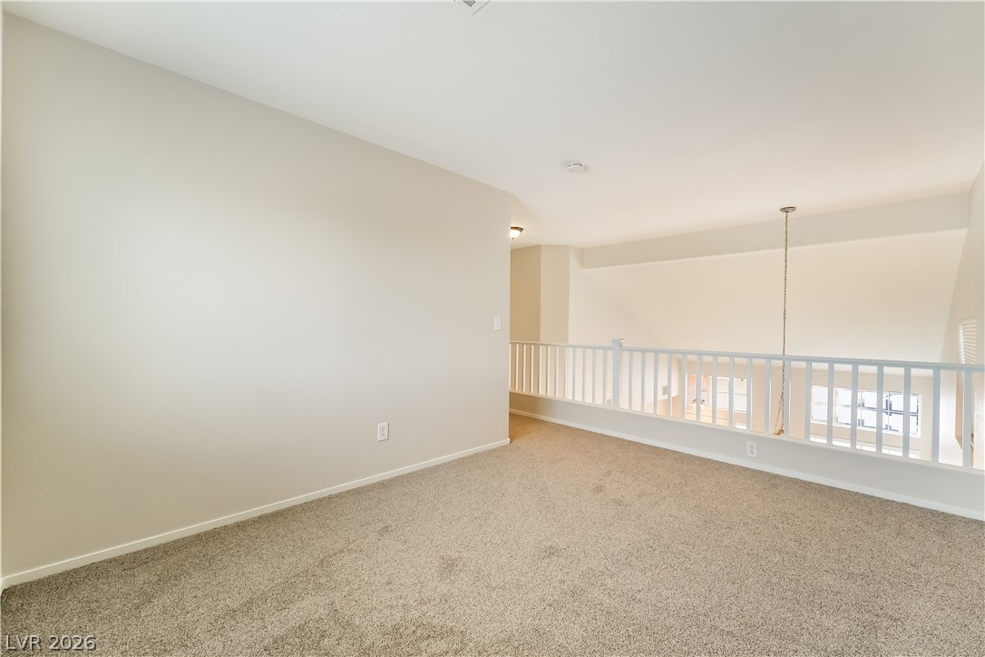 658 Emerald City Avenue Property Photo 34