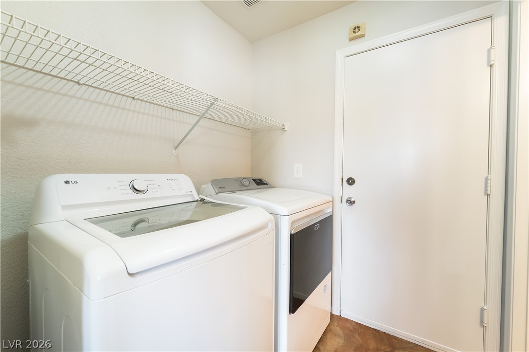 658 Emerald City Avenue Property Photo 35