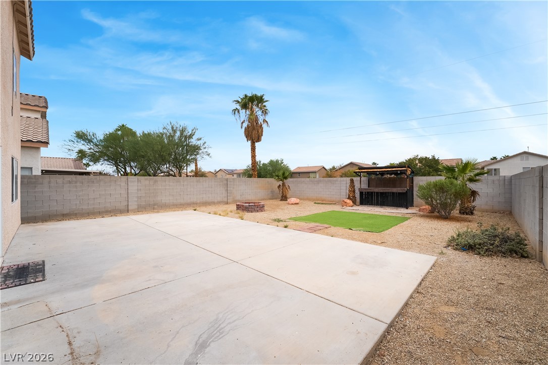658 Emerald City Avenue Property Photo 36