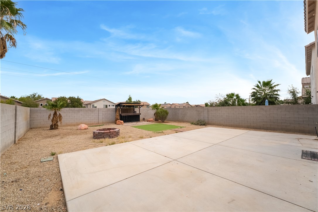 658 Emerald City Avenue Property Photo 39