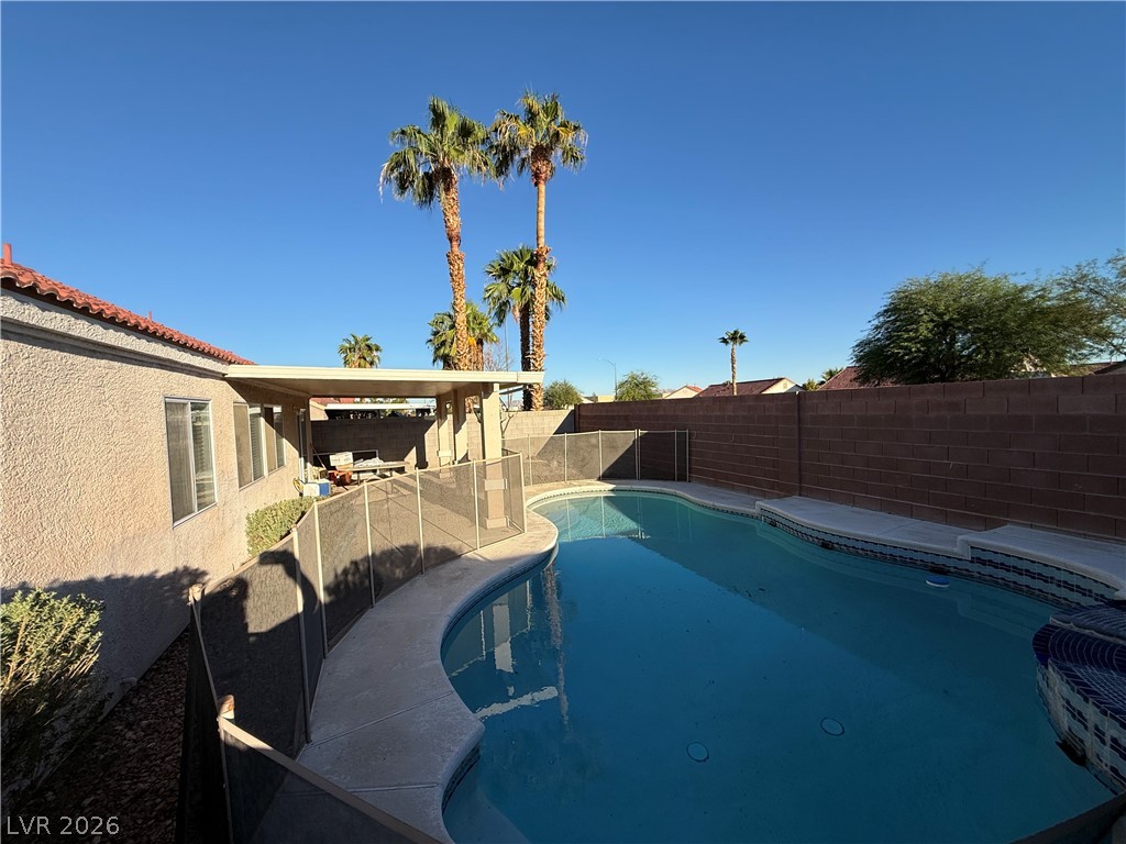 2427 White Sails Court Property Photo 4