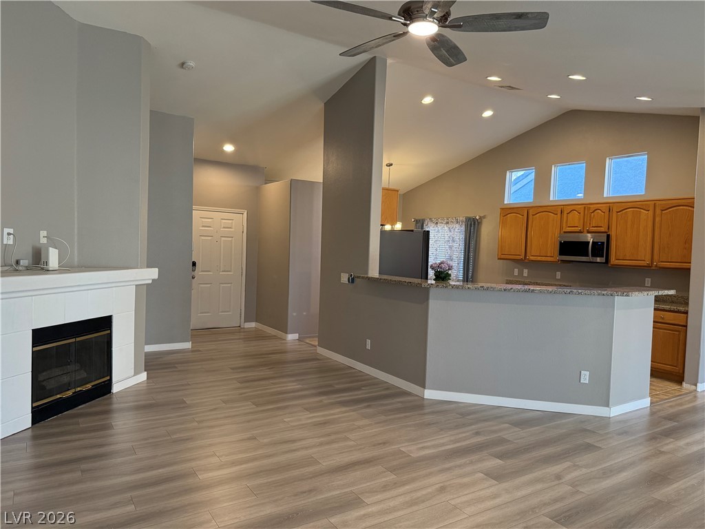 2427 White Sails Court Property Photo 6