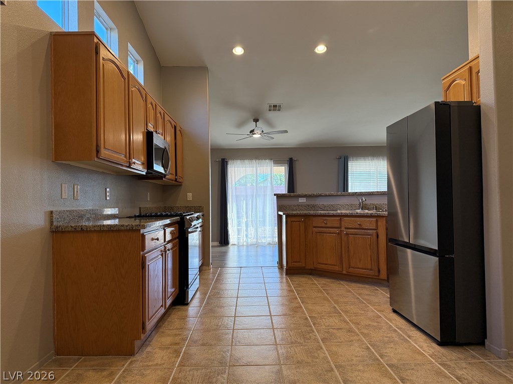 2427 White Sails Court Property Photo 12