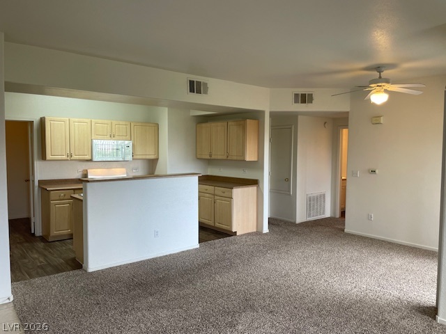 8250 North Grand Canyon Drive 2040 Property Photo 7